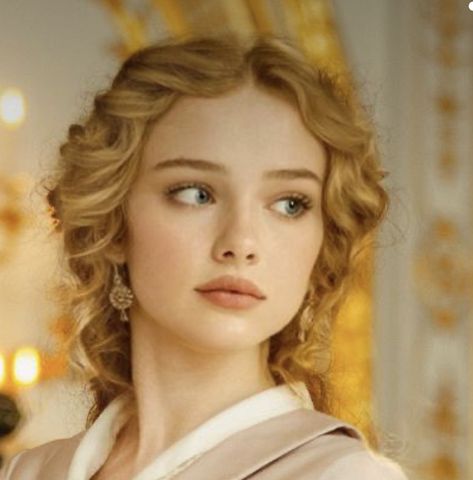 Blond Book Characters, Blonde Vintage Aesthetic, Blonde Princess Face Claim, Pale Face Claim, Character Inspiration Princess, Blonde Medieval Face Claim, Fairy Tale Hairstyles, Strawberry Blonde Face Claim, Blonde Character Inspiration