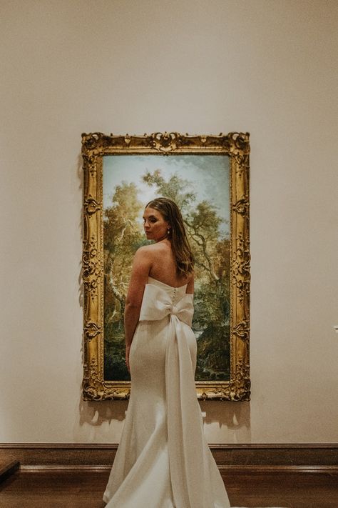 Museum Bridal Photos, Wedding Museum Photography, Museum Wedding Dress, Art Museum Wedding Aesthetic, Cincinnati Art Museum Wedding, Cincinnati Art Museum, Art Museum Elopement, Art Museum Wedding Photos, Museum Wedding Aesthetic