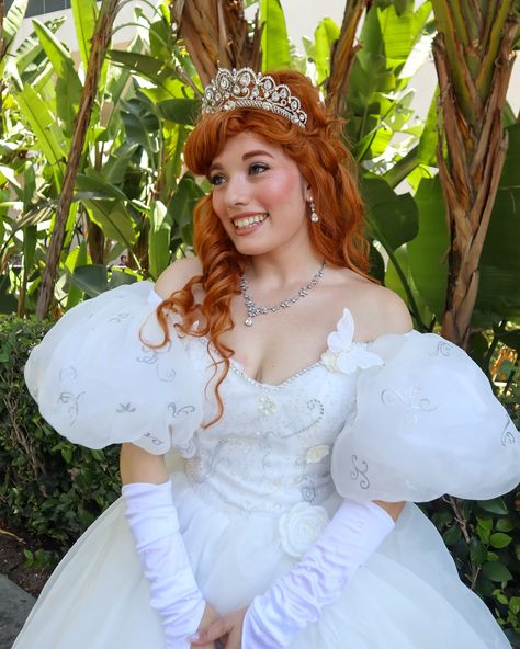 Ever Ever After! ✨🤍✨ I had a great time at D23 debuting my brand new Giselle cosplay! It was so nice to see friends old and new! I think I might just have to recreate all of Giselle’s dresses now! Which one should I do next? 💕 📸: @critiquegeek @caoimhe @reddd.sonja Enchanted Halloween Costume, Giselle Cosplay, Giselle Enchanted, Enchanted Halloween, King Dress, Radio Disney, So Nice, Queen Of Hearts, Dress Suits