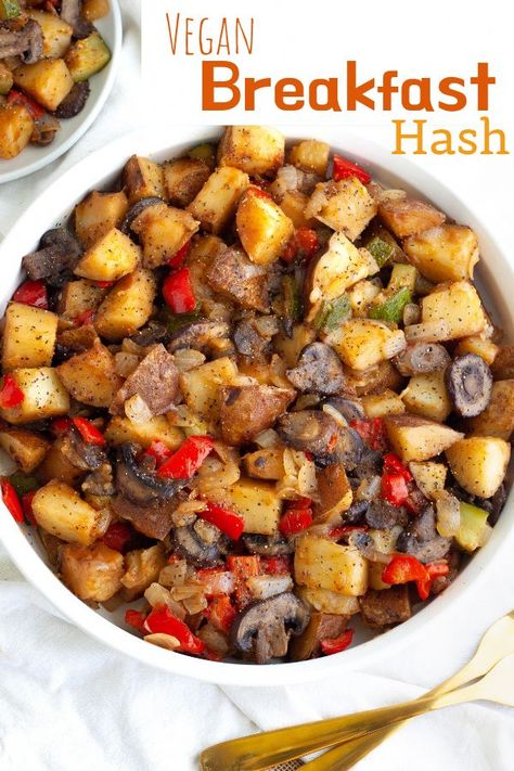 This easy and filling vegan breakfast hash brown recipe is ready in no time. Filled with potatoes, mushrooms, onions, peppers and zucchini. The best vegetarian recipe to start your day! #veganbreakfast #vegetarianbreakfasthash #veganbreakfasthash #veganhashbrowns #porkchoprecipe Breakfast Hashbrown Recipes, Burrito Vegan, Potatoes Mushrooms, Brown Recipe, Hashbrown Recipes, Breakfast Hash, Vegetarian Breakfast Recipes, Best Vegetarian Recipes, Vegetarian Recipe