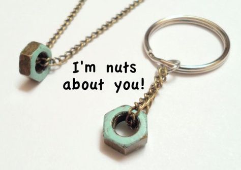 Valentines Creative, Couples Keychains, Cute Couple Gifts, Diy Father's Day Gifts, Hex Nut, Cadeau Diy, Ring Chain, Diy Gifts For Boyfriend, College Gifts