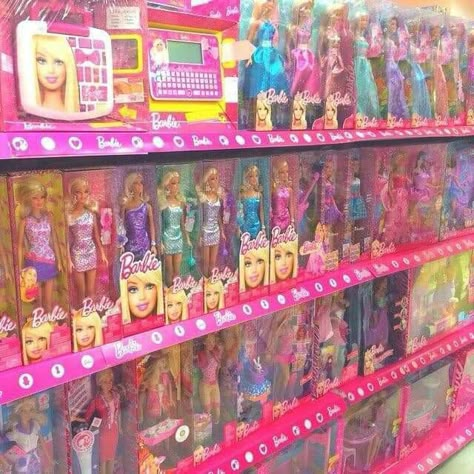 Barbie aisle Barbie And, Early 2000s Nostalgia, Childhood Core, Original Barbie Doll, 2000s Childhood, Childhood Aesthetic, Nostalgia 2000s, Barbie Kids, 2010s Nostalgia