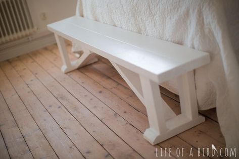 Diy End Of Bed Bench, Diy Wood Bench, White Bench, Furniture Ads, Bench Ideas, End Of Bed Bench, Bench Decor, Diy Bench, Bed Bench