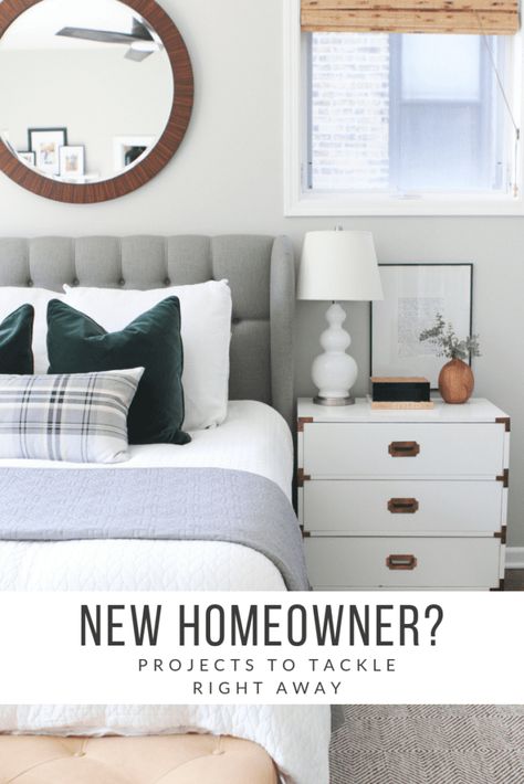 Homeowner Checklist, Homeowner Hacks, Drawing Space, Homeowner Tips, New Home Checklist, Decorating A New Home, Diy Playbook, Home Staging Tips, Diy Entryway