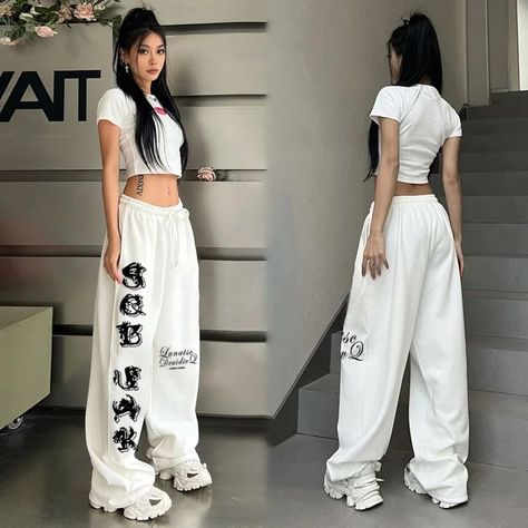 🌸Fashion hip hop dance sports women's trousers Available in S,M,L,XL,XXL . . Price: #9000 🌸printed sweatpants jazz pants . . Price: #8000 Hip Hop Style Women, Hip Hop Dance Outfits, Jazz Pants, Dance Sports, Japan Streetwear, Japan Outfit, Pants Y2k, Printed Sweatpants, Tomboy Style Outfits