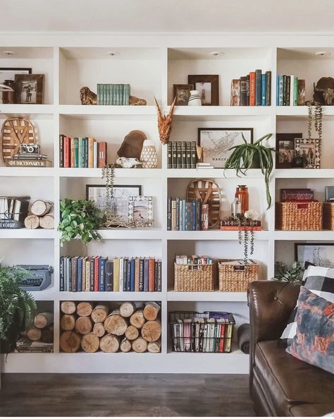 Shelf Decor Living Room, Decor Ideas Bedroom, Bookshelves In Living Room, Home Library Design, Home Decorating Ideas, Boho Bedroom, Front Room, Ideas Home, Home Decorating