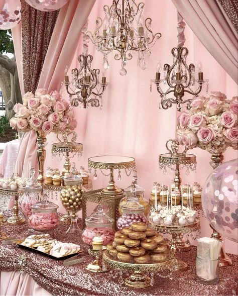 Quince Treat Table, Rose Gold Quince, Quince Decor, Sweet 15 Party Ideas Quinceanera, Sweet 15 Party Ideas, Quince Themes, Sweet 16 Party Decorations, Pink And Gold Birthday Party, Quinceanera Pink