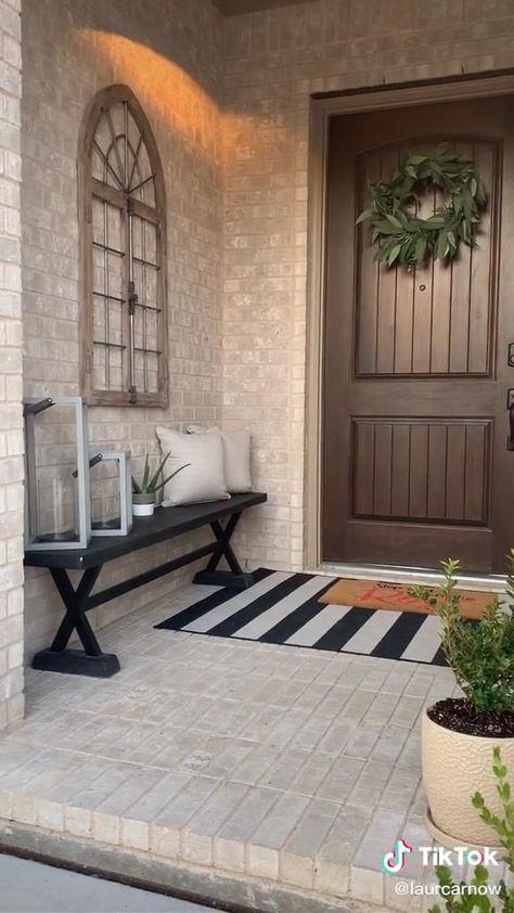 Entry Way Ideas Outdoor, Small Front Door Decor Entrance Modern, Long Front Entryway Ideas Exterior, Small Front Door Porch Ideas, Small Outside Entryway Ideas, Small Front Entrance Ideas Outdoor, Porch Ideas Entrance Entryway, Small Outdoor Entrance Ideas, Double Door Front Porch Decor