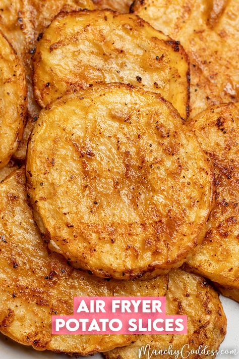 Seasoned air fried potato slices. Crispy Air Fried Potatoes, Potato Rounds In Air Fryer, Air Fry Sliced Potatoes, Sliced Baked Potatoes In Air Fryer, Potato Slices In Air Fryer, Air Fryer Potato Slices, Air Fryer Sliced Potatoes, Air Fry Potato Slices, Air Fried Sliced Potatoes