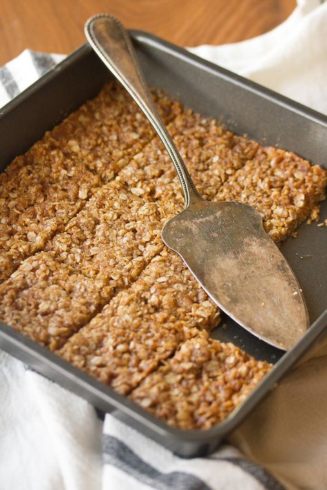 Butterscotch Oatmeal, Butterscotch Chip Cookies, Chewy Bars, Butterscotch Bars, Oatmeal Squares, Breakfast Bars Recipe, Gluten Free Bars, Oatmeal Breakfast Bars, Gluten Free Oatmeal