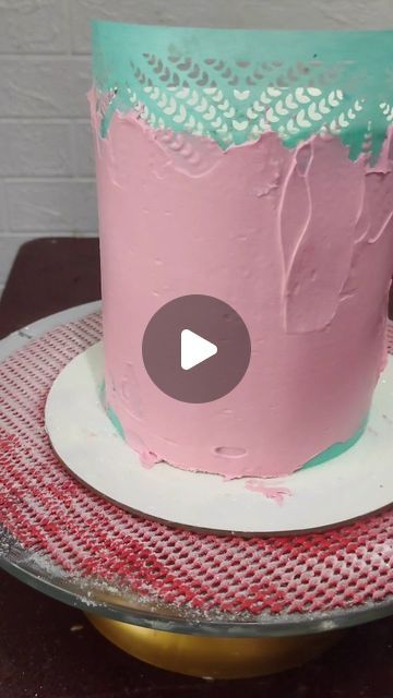 Scroll Work Cake, Cake Pattern Design, Diy Cake Stencil, Cake With Stencil Design, Stenciled Cake, Textured Cake, Stencil Decor, Cake Stencil, Diy Cake