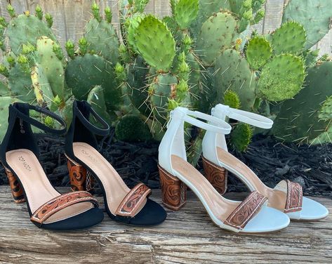 Western Wedding Heels, Wedding Heels Black, Western Heels, Reception Shoes, Formal Heels, Dream Wedding Ideas Dresses, Bridesmaid Shoes, Cute Prom Dresses, Western Wedding