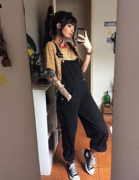 Goth Outfit, Fashion 90s, Style Gothic, Black Overalls, Tumblr Outfits, Teen Clothing, Mode Inspo, Edgy Outfits, Looks Style