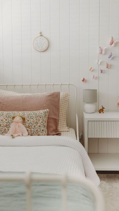 Minimalist Kids Bedroom, Kids Bedroom Paint, Bedroom Paint Ideas, Room Moodboard, Pelican Bay, Toddler Bedroom Girl, Salt Room, Big Girl Bedrooms, Sophisticated Bedroom