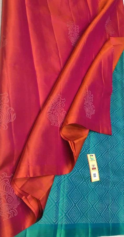 Silk Saree Colour Combinations, Borderless Saree, Saree Color Combinations, Brocade Blouse Designs, Fashionable Saree, Drape Sarees, Latest Silk Sarees, Kanjivaram Sarees Silk, Bridal Sarees South Indian