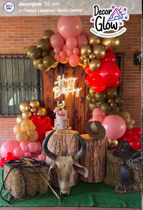 Dukes And Boots Party Ideas, Western Centerpiece Ideas, Western Centerpieces, 21st Birthday Themes, Safari Party Decorations, Cow Birthday Parties, Cowboy Theme Party, Rodeo Party, Rodeo Birthday