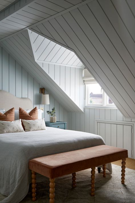 How Do I Begin a Loft Conversion? | Houzz UK Ceiling Paneling, Wood Paneling Makeover, Bedroom Ceilings, Paneling Makeover, Barn Bedrooms, London Bedroom, Rustic Bedroom Design, Interior Design Advice, Loft Room