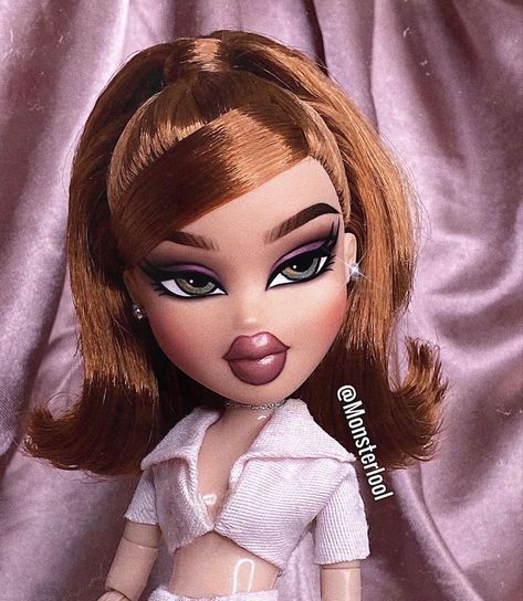 Bratz Doll Makeup, Bratz Aesthetic, Black Bratz Doll, Bratz Doll Outfits, Brat Doll, Makeup Drawing, Bratz Girls, Bratz Inspired Outfits, Doll Aesthetic