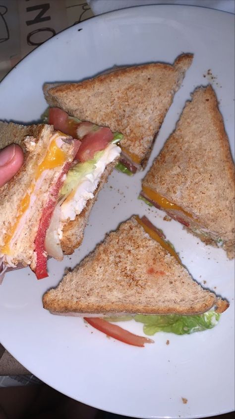 Sandwich Snapchat, Sandwich Snap, Foods Aesthetics, Tea Snacks, Doctors Note, Healthy Sandwiches, Sandwiches For Lunch, Dinner Food, Food Drinks Dessert