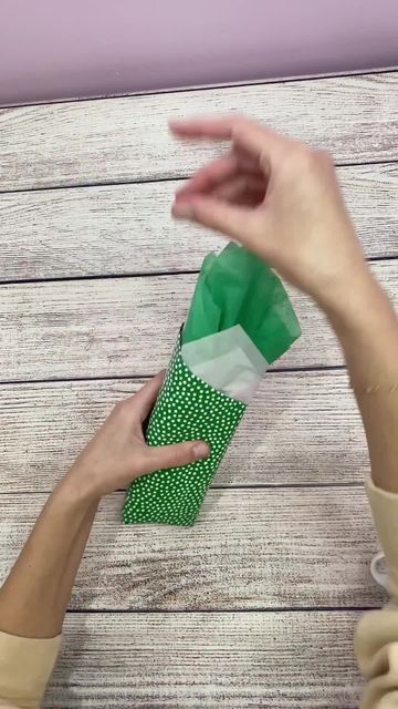 How To Wrap Body Spray Gift, How To Wrap Bath And Body Works Products, Wrapping Bath And Body Works Gifts, Bath And Bodyworks, Creative Gift Wrapping, Body Soap, Christmas Wrapping, Christmas Eve, Body Spray