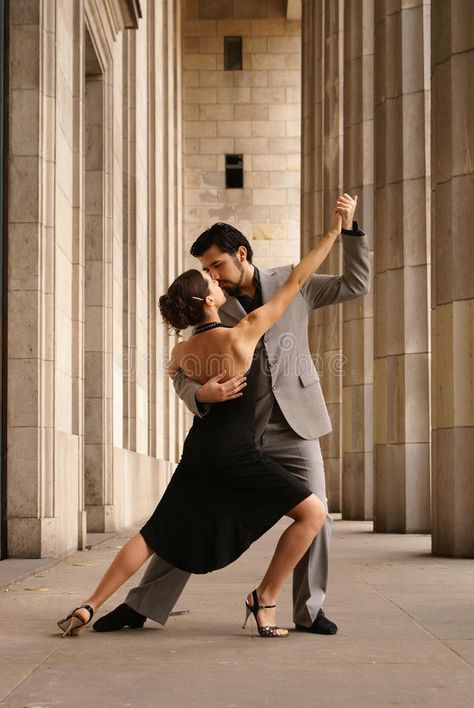 Tango Aesthetic, Dancing Poses, Belly Dancing Classes, Tango Dancers, Dance Images, Tango Dance, Fall Images, Argentine Tango, Belly Dancing