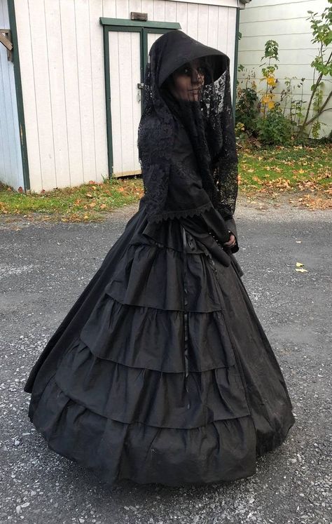 Dead Wife Costume, Victorian Ghost Costume, Ghost Clothes, The Woman In Black, Birthday Party Outfits, Victorian Goth, Outfit Plan, Gothic Outfits, Themed Outfits