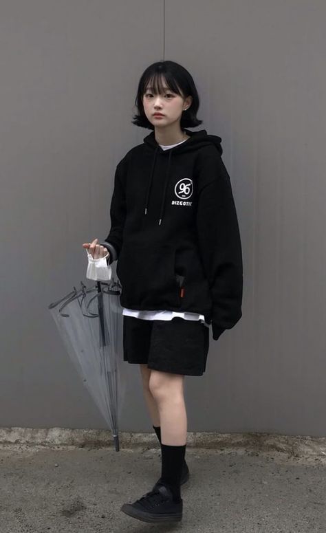 Petite Tomboy Fashion, Japanese Casual Outfits, Outfit For Short Girl, Ulzzang Tomboy, Korean Tomboy, Tomboy Outfits, Tomboy Style Outfits, Tomboy Fashion, Casual Style Outfits