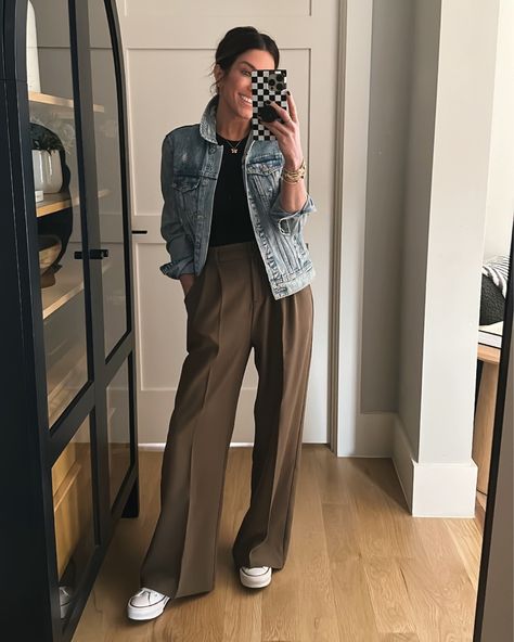 Outfits With Long Pants, Wide Leg Pants And Crop Top Outfit, Wide Pants With Sneakers, Outfit Inspo 2024 Fall, Wide Leg Pants And Vest Outfit, Wide Leg Casual Pants Outfit, Wide Leg And Sneakers, Dress Pants And Sneakers Outfit, Wide Leg Trouser Outfit Ideas Women