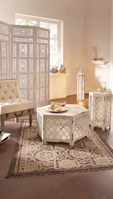 White Moroccan Living Room, Boho Arabic Decor, Arabic Interior Design Bedroom, Morrocon Interiors, Marocco Interior Design, Moroccan Inspired Living Room, Moroccan Inspired Decor, Moroccan Inspired Bedroom, Arabic Interior Design