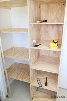 Wood Closet Shelves, Diy Closet Shelves, Diy Custom Closet, Closet Built Ins, Closet Layout, Closet Remodel, Closet Organization Diy, Build A Closet, Closet Shelves