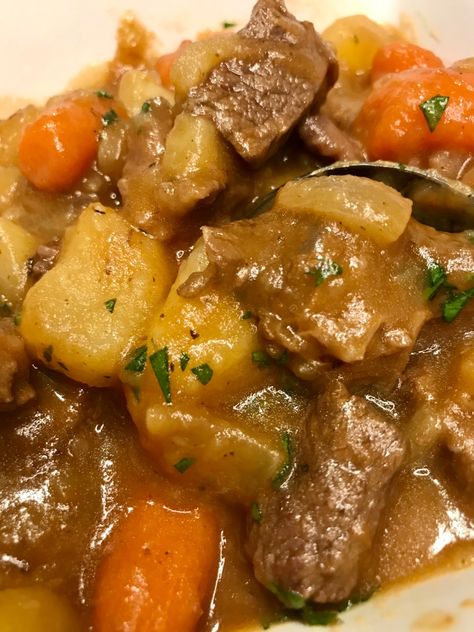 Best Thick Beef Stew Recipe, New England Beef Stew, Crockpot Beef Stew Thick Gravy, Classic Beef Stew Grandmas Recipe, Beef Stew With Prime Rib, Crockpot Thick Beef Stew, Grandmas Beef Stew Recipe, Beef Stew With Potatoes And Carrots, Beef Stew Small Batch