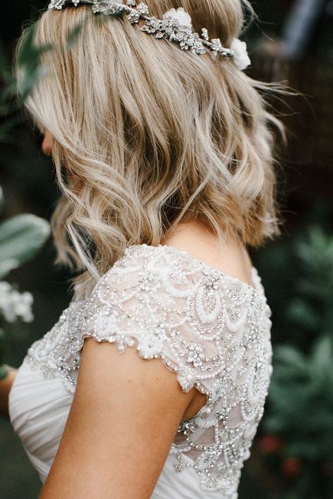 Short Blonde Bob With Tousled Waves  | wedding hair | wedding hair ideas #weddinghair #bridestyle #bridalbraids Justin Alexander Dress, Short Bridal Hair, Bob Wedding Hairstyles, Wedding Hairstyles And Makeup, Short Blonde Bobs, Wavy Wedding Hair, Classic Wedding Hair, Dress Bridesmaids, Bridal Braids