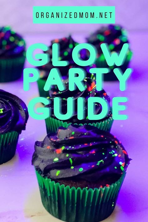 Glow Party Snack Ideas, Glow Day Snack Ideas, Diy Glow Party Decorations, Diy Glow Party, Outdoor Party Themes, Glow Party Food, Glow Birthday Party Ideas, Glo Party, Glow Party Ideas