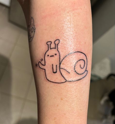 Adventure Time Snail Tattoo, Small Adventure Time Tattoo, Adventure Time Snail, Snail Tattoo, Adventure Time Tattoo, Tattoos Inspo, Cute Tattoo, Stick N Poke, Stick And Poke