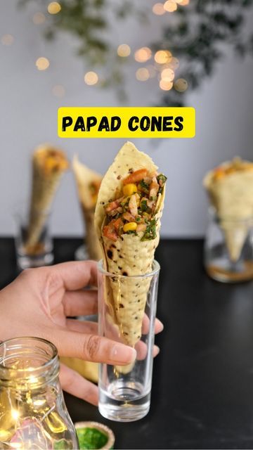 Mahima Dhoot | Mumbai Food Blogger on Instagram: "more Diwali content coming on @diningwithdhoot ✨✨ Note: making the cone is tricky as it’s hot #papad #diwalispecial #diwalisnacks" Diwali Food Ideas Indian, Indian Food Serving Ideas Creative, Wedding Food Ideas Indian, Plating Ideas For Indian Food, Diwali Appetizers Indian Easy, Diwali Food Recipes, Diwali Party Appetizers, Diwali Lunch Ideas, Diwali Food Decoration Ideas