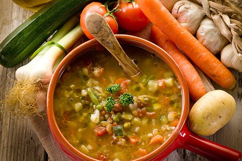 Try some of these yummy soups for COPD to help ward off colds and the flu this chilly season. Fast Fall Dinners, Fat Flush Recipes, Sopa Minestrone, Olive Garden Minestrone Soup, Minestrone Soup Recipe, Fat Flush, Stone Soup, Crock Pot Recipes, Minestrone Soup