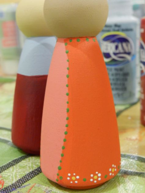 Nativity Peg Doll, Tips For Painting, Wooden People, Wooden Peg Dolls, Crafty Hobbies, Wood Peg Dolls, Things I Learned, Peg People, Collage Ideas