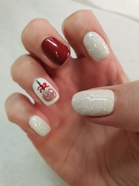 Christmas Nails Baubles, Christmas Short Nails 2023, Christmas Bauble Nails, Christmas Nails Short Simple, Bauble Nails, Biab Nails, Candy Cane Nails, Xmas Baubles, Beige Nails