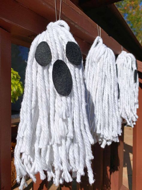 Diy Ghost Decoration, Decoration For Halloween, Ghost Crafts, Halloween Ghost Decorations, Ghost Decoration, Mop Heads, Tree Crafts, Dollar Tree Crafts, How To Make Homemade