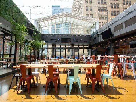 25 Sheltered Spots for Open-Air Dining in Chicago When It Rains Retractable Skylight, Retractable Glass Roof, Pizza Chicago, South Loop Chicago, Rooftop Restaurant Design, Handmade Pizza, Chicago Bars, Chicago Pizza, Sliding Wall