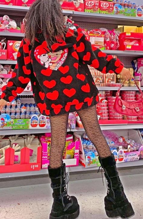 Dark Lovecore Outfit, Love Core Aesthetic Outfits, Lovecore Aesthetic Outfit, Hot Topic Aesthetic, Betty Boop Style, Lovecore Outfits, Olivia Outfits, Lovecore Fashion, Creepy Cute Fashion