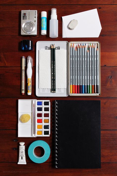 Classe D'art, Travel Art Kit, Travel Supplies, Beginner Art, Artist Supplies, Travel Drawing, Wallpaper Tumblr, Art Kits, Travel Kits