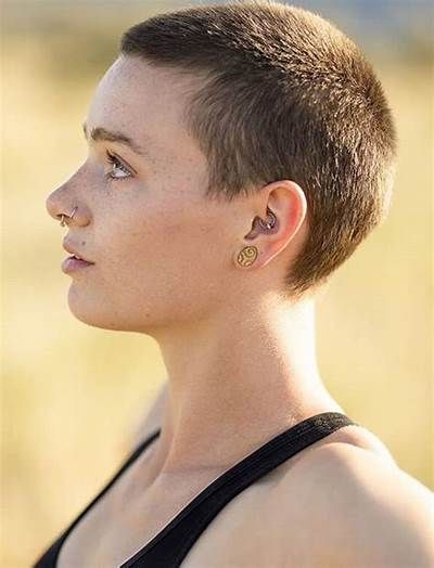 45 Superchic Shaved Hairstyles for Women in 2016 | Buzzed hair women ... Short Buzzed Hair, Buzzed Hair Women, Buzz Haircut, Buzz Cut Women, Androgynous Haircut, Shaved Hair Women, Super Short Haircuts, Buzz Cut Hairstyles, Short Hairstyle Women