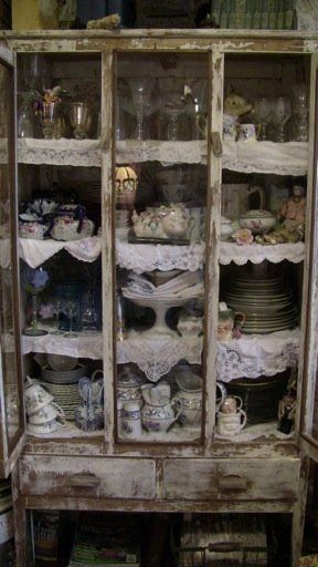 .Rustic White Homes, Flea Market Style, Pie Safe, Shabby Style, Vintage Display, White On White, Shabby Cottage, Shabby Chic Cottage, Search Engines