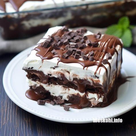 Chocolate Lasagna Recipe Oreo Lasagna Recipe, French Crepes Recipe, Chocolate Lasagna Dessert, Oreo Lasagna, Cheesecake Lasagna, Ineskohl Kitchen, Tiramisu Recipes, Coconut Glaze, Chocolate Lasagna Recipe