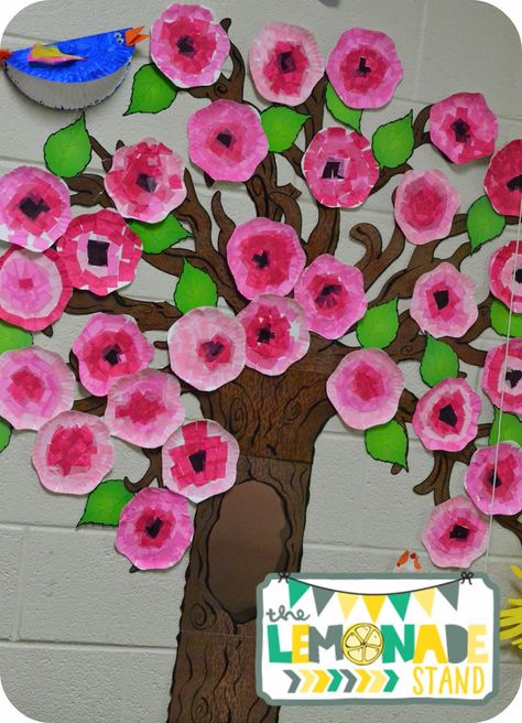 Spring Hallway Decor Ideas Spring Tree Preschool Craft, Spring Art Ideas For The Classroom, Spring Tree Bulletin Board Ideas, Spring Tree Crafts Preschool, Kindergarten Flowers, Spring Tree Craft, Spring Bulletin Board Ideas, Spring Tree Decorations, School Procedures