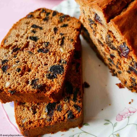 Everyday Fruit Cake | Everyday Cooks Barmbrack Recipe, Fruit Cake Loaf, Fruit Cake Recipe Easy, Cake Recipes Uk, Fruit Loaf, Fruit Cake Recipe, Tea Loaf, Easy Cakes To Make, Spiced Fruit