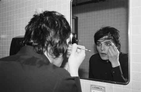 Photo Credit: Kenneth Cappello Gerard Way, The Mirror, I Cant, A Man, Mirror, On Twitter, Twitter, Instagram