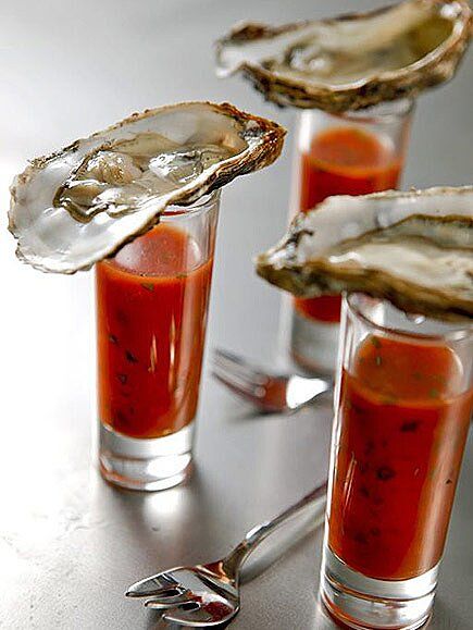 Oyster Shooter Recipe, Oyster Shots, Oyster Shooter, Shooter Recipes, Oyster Roast, Oyster Recipes, Cocktail Sauce, Gin Tonic, Gazpacho