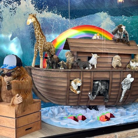 Hansatronics Noah’s Ark Mechanical for Sale in Miami, FL - OfferUp Noahs Ark Vbs, Noahs Ark Decorations, Noahs Ark Party, Bible Decor, Noahs Ark Theme, Boat Parade, Festival Ideas, Church Youth, Preschool Bible